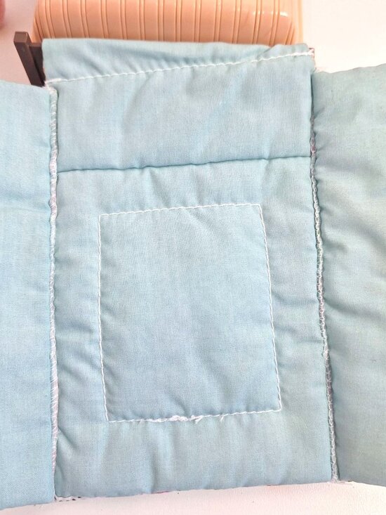 Loving Family Deluxe Parents Bedroom 2007 Bed Pink Robe Furniture Pillows - Picture 9 of 14